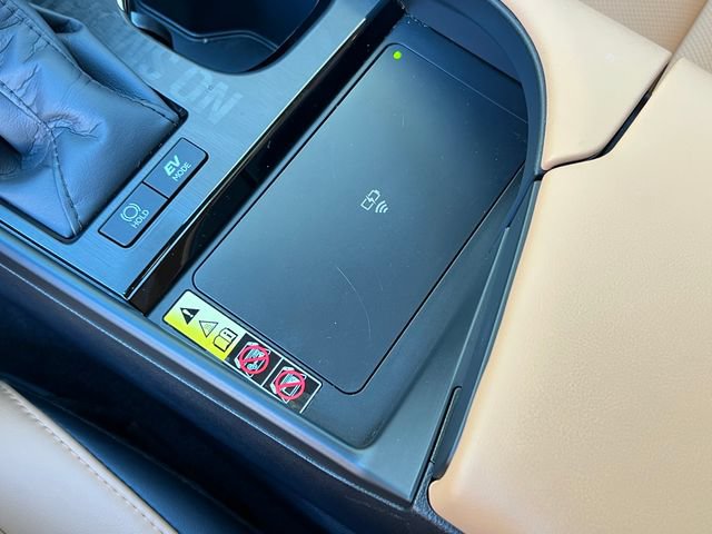 Used 2025 Lexus ES 300h w/ Premium Package FWD image 16