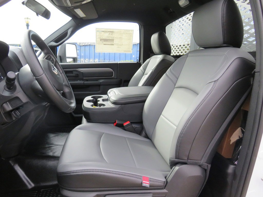 New 2023 RAM 4500 Tradesman image 17