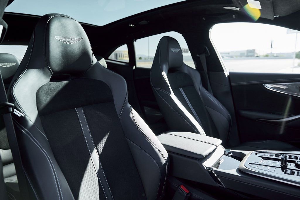 Used 2025 Aston Martin DBX 707 image 45