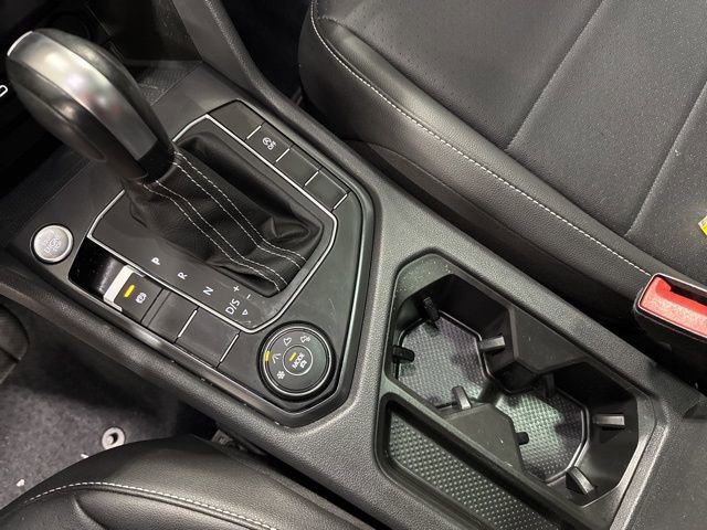 Certified 2021 Volkswagen Tiguan SE w/ Panoramic Sunroof Package image 20