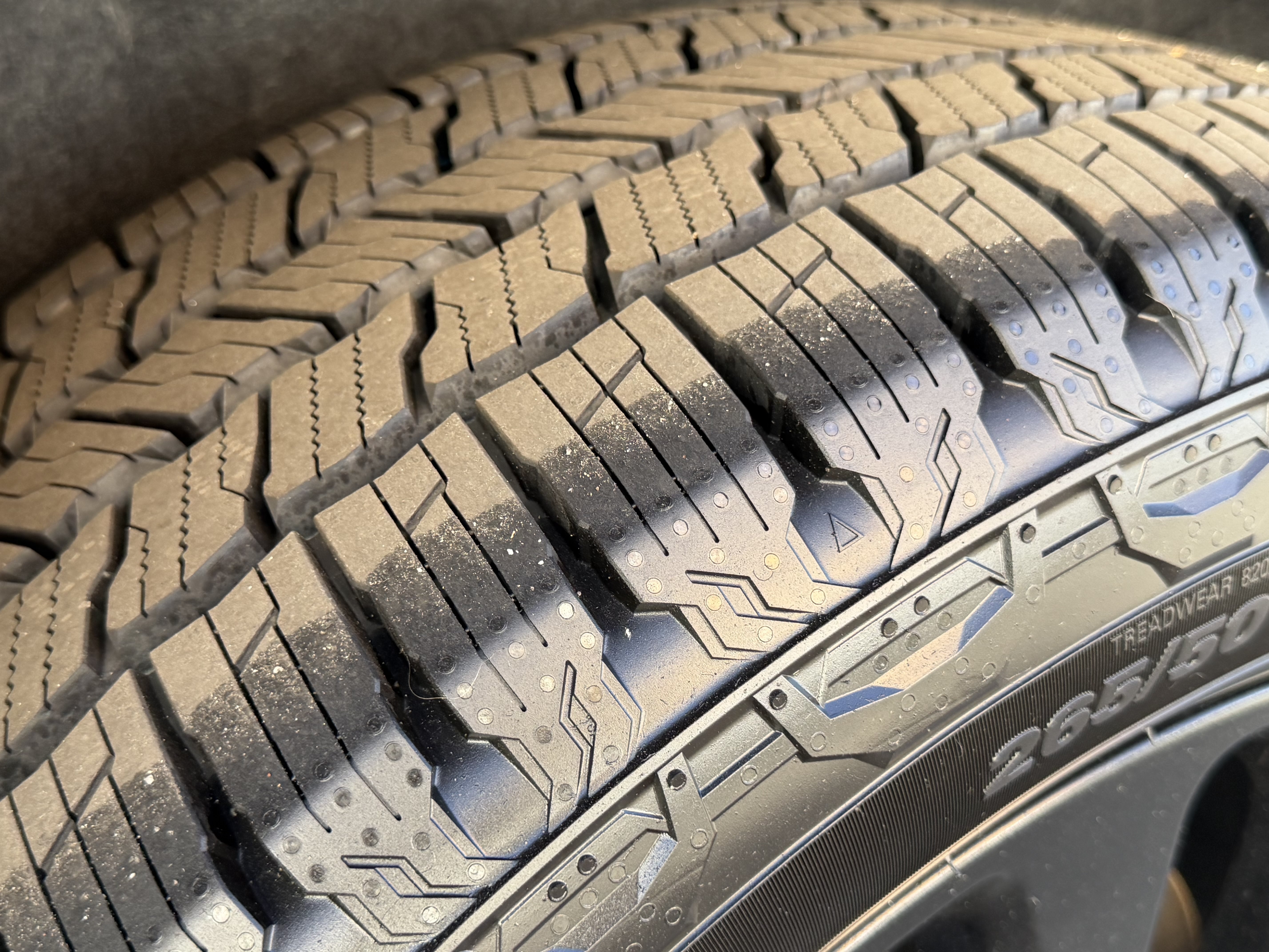 Used 2018 Jeep Grand Cherokee Altitude AWD/4WD image 13