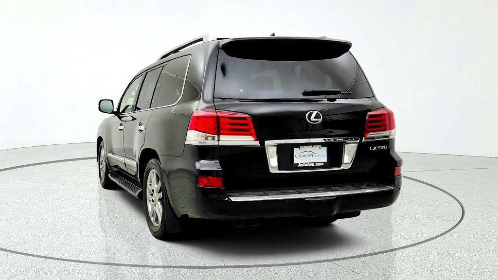 Used 2013 Lexus LX 570 4WD w/ Luxury Pkg image 6