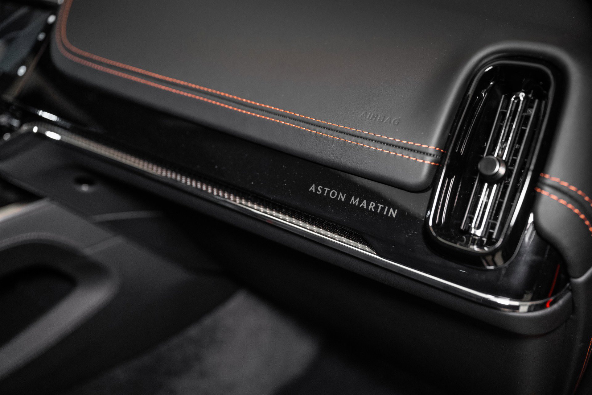 Used 2025 Aston Martin DBX 707 image 52