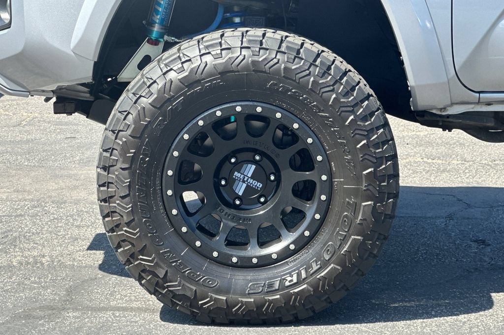 Used 2016 Toyota Tacoma TRD Sport w/ Towing Package RWD image 28