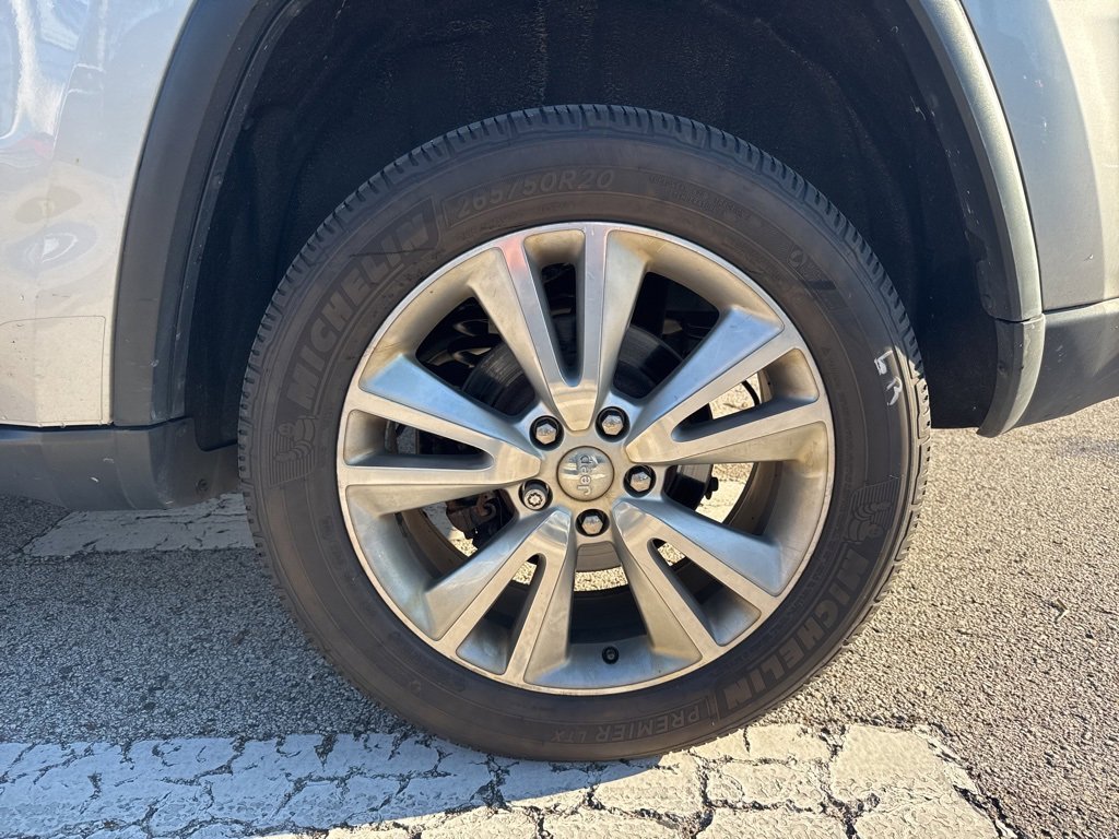 Used 2013 Jeep Grand Cherokee Laredo image 4