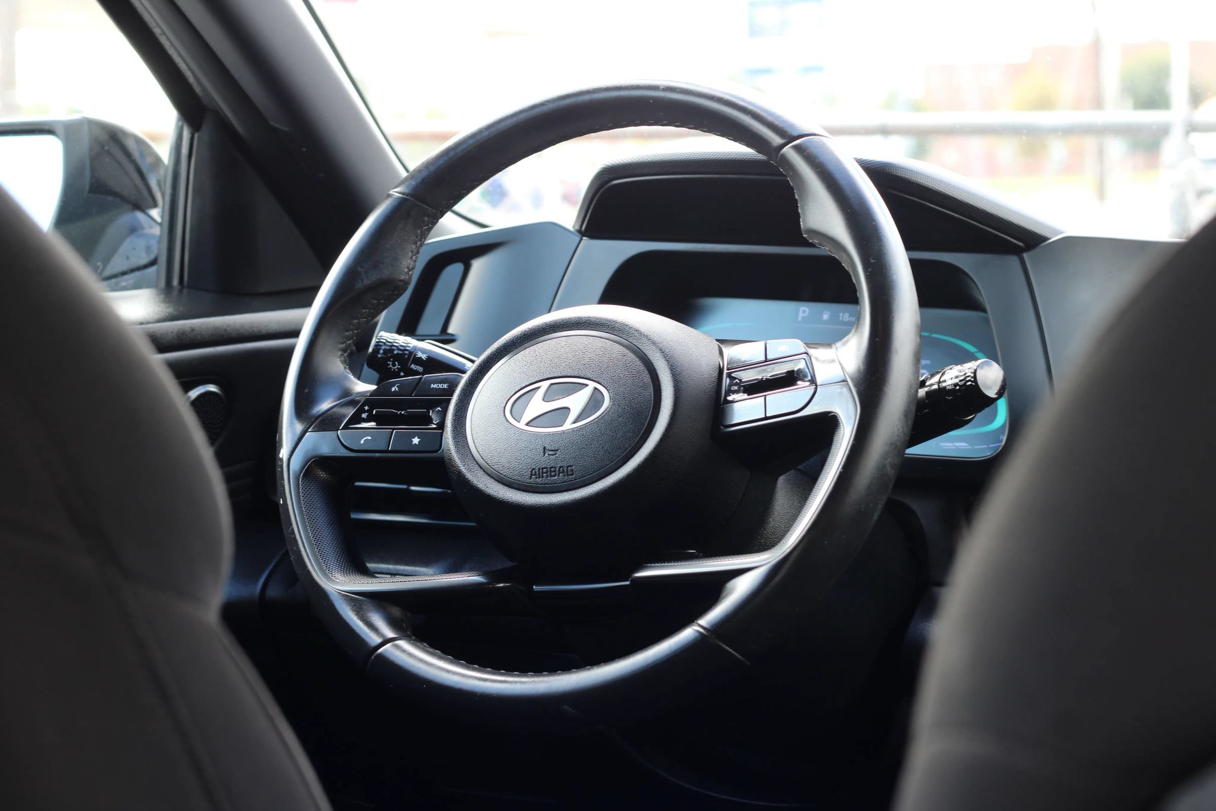 Used 2025 Hyundai Elantra Sport FWD image 14