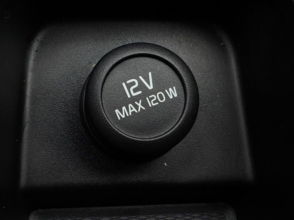 Used 2020 Volvo S60 T5 Momentum image 31