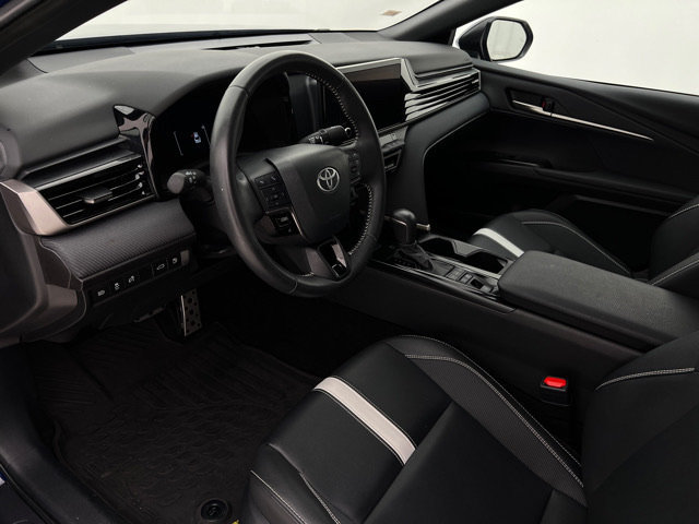 Used 2025 Toyota Camry SE AWD/4WD image 12
