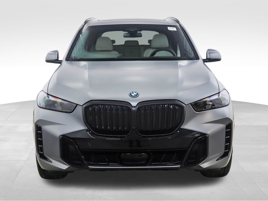 New 2026 BMW X5 xDrive50e image 8