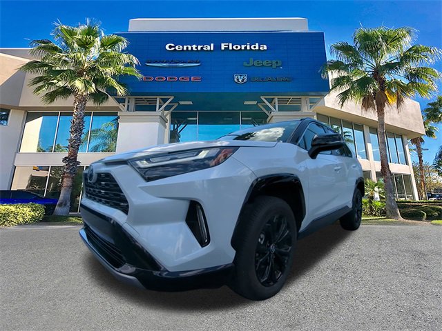 Used 2025 Toyota RAV4 XSE image 9