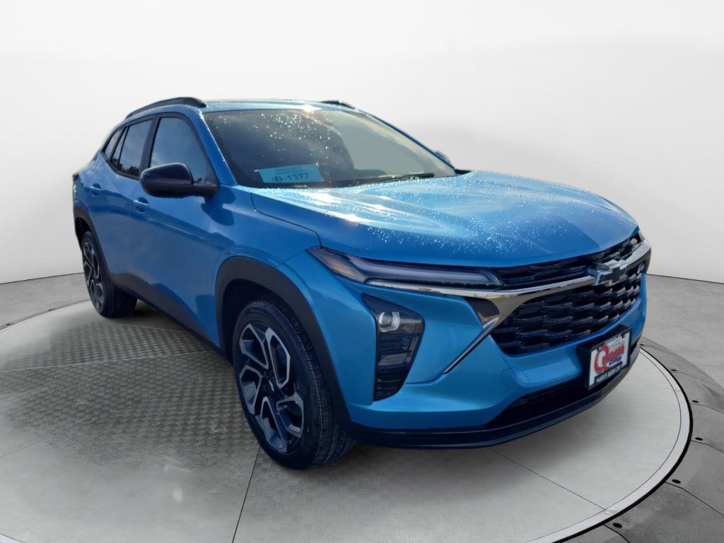 New 2026 Chevrolet Trax RS w/ Sunroof Package FWD image 7