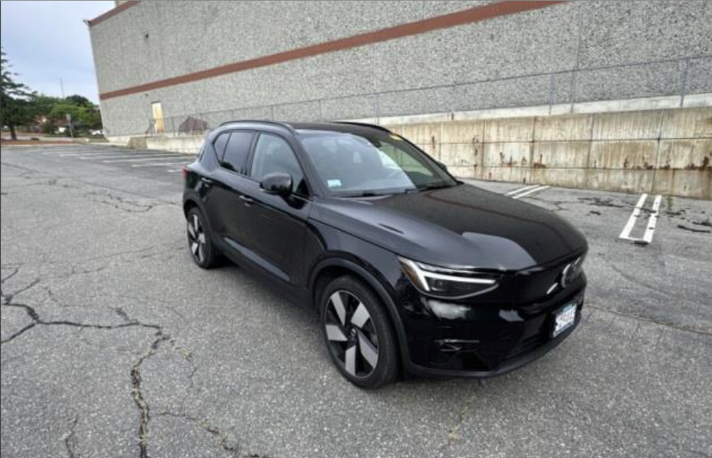 Used 2023 Volvo XC40 Recharge Ultimate w/ Protection Package Premier AWD/4WD image 8