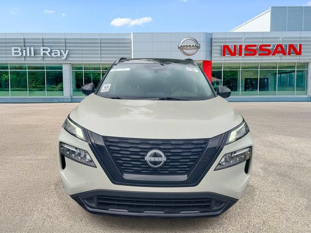 Used 2023 Nissan Rogue SV w/ SV Premium B Package FWD image 2