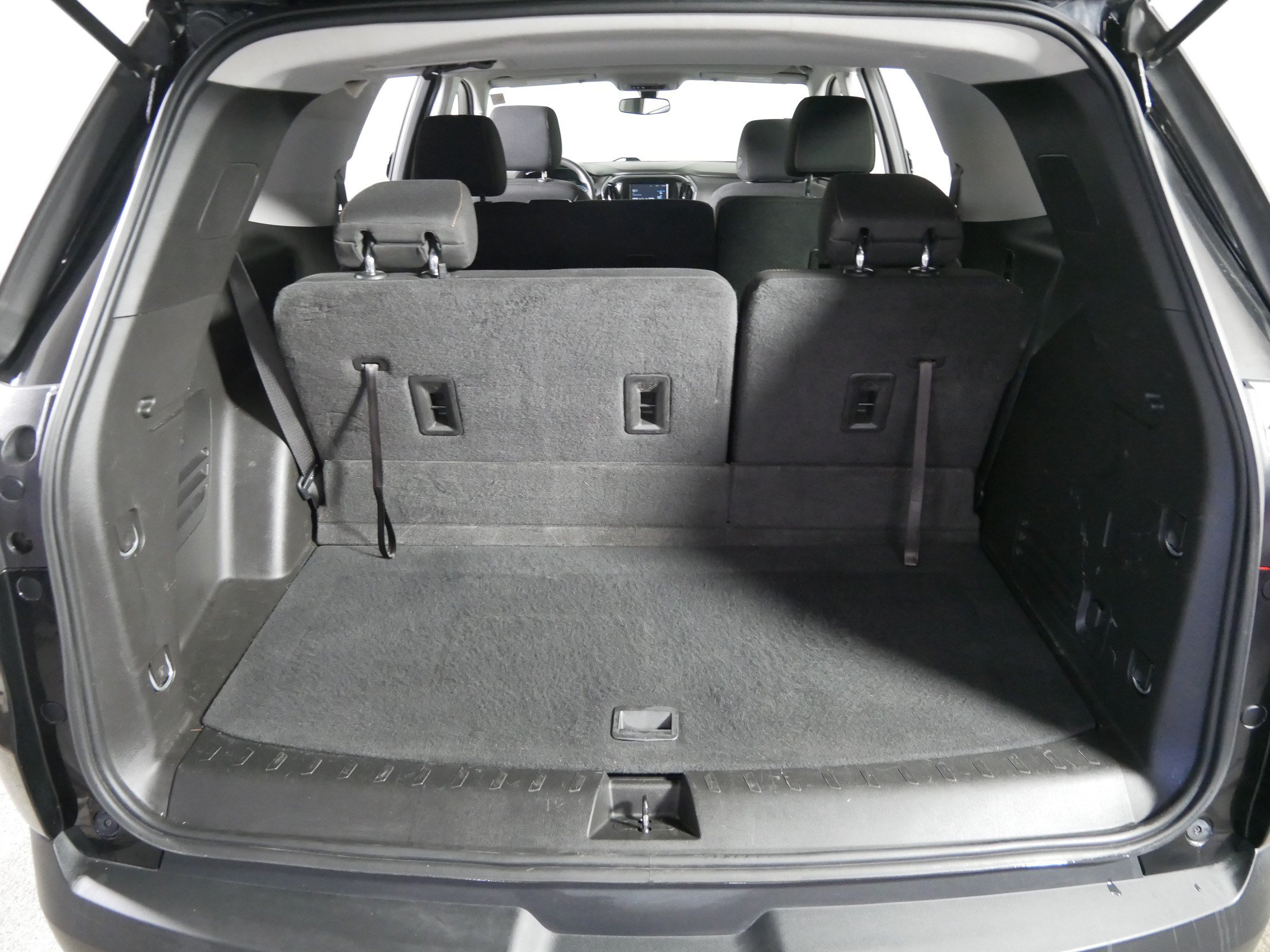 Used 2019 Chevrolet Traverse LS AWD/4WD image 18