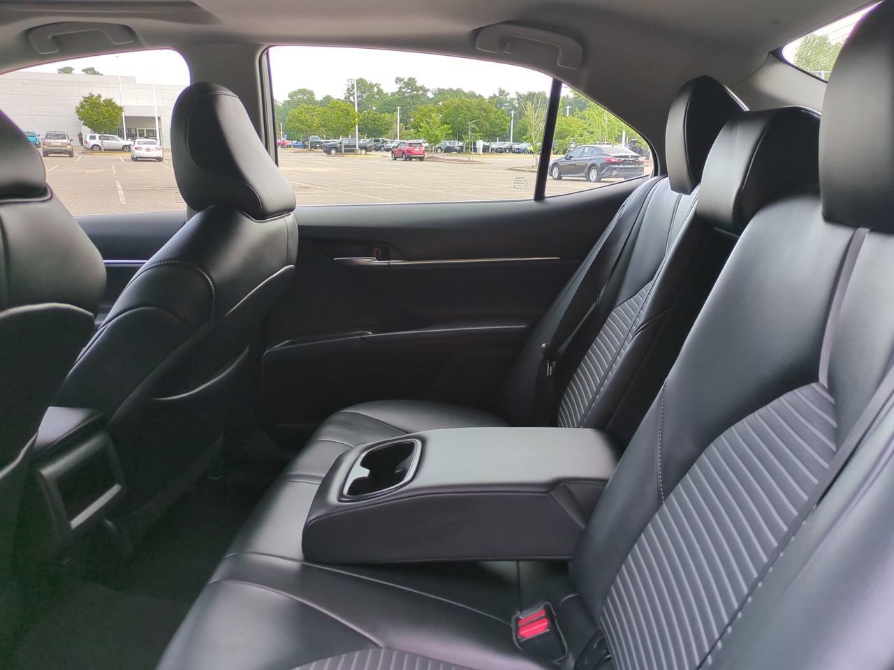 Used 2024 Toyota Camry SE FWD image 13
