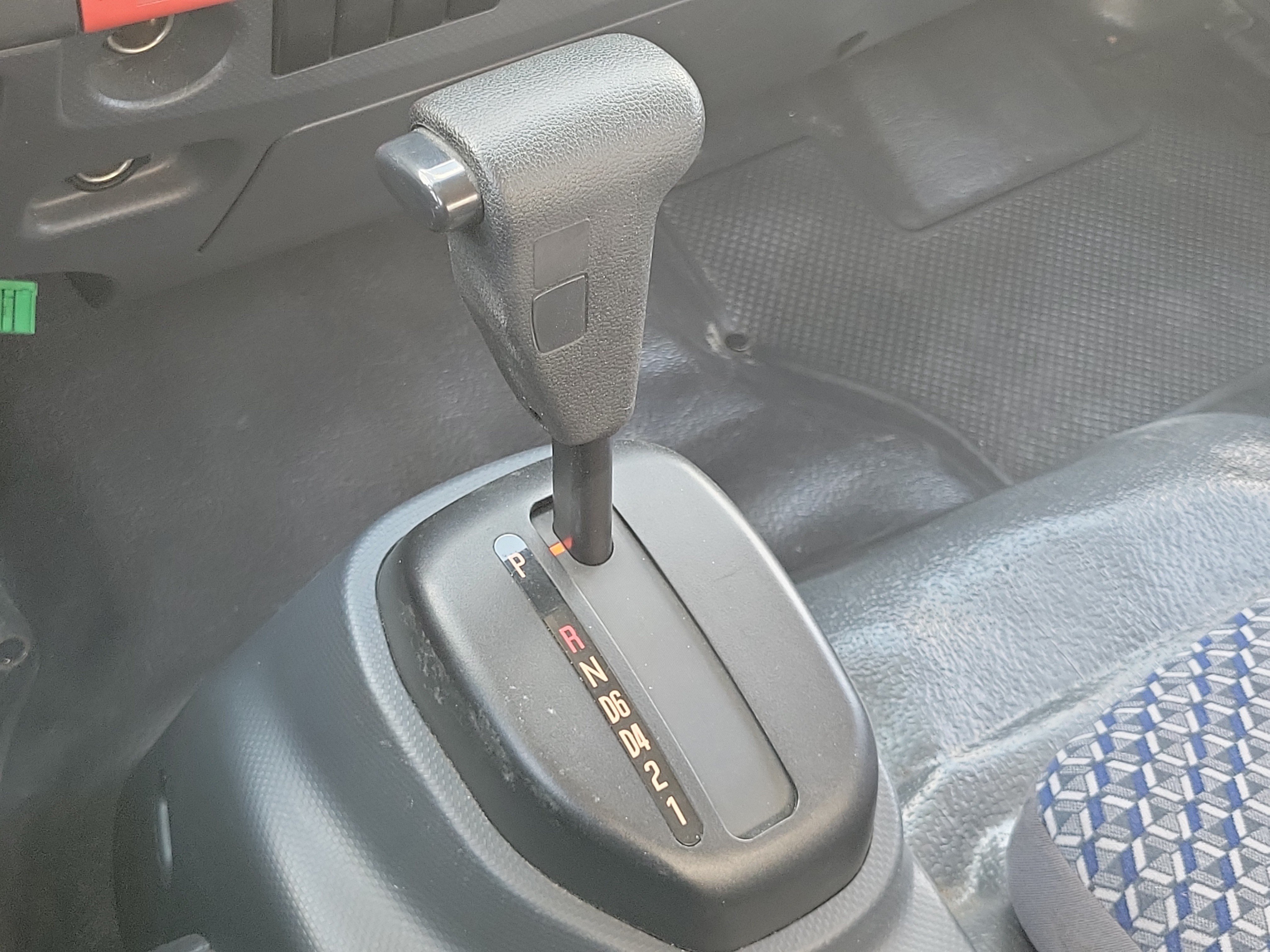 Used 2024 Isuzu NPR RWD image 33