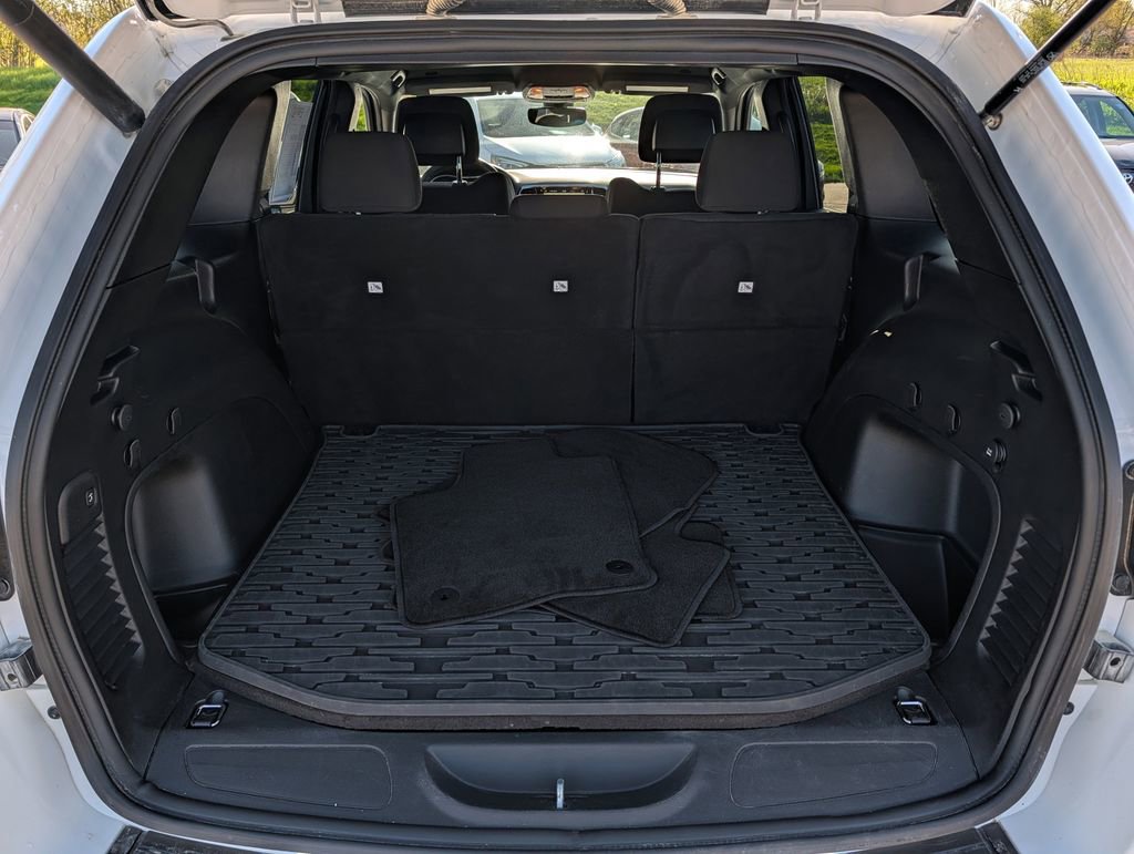 Used 2022 Jeep Grand Cherokee Laredo E w/ Security & Convenience Group AWD/4WD image 18