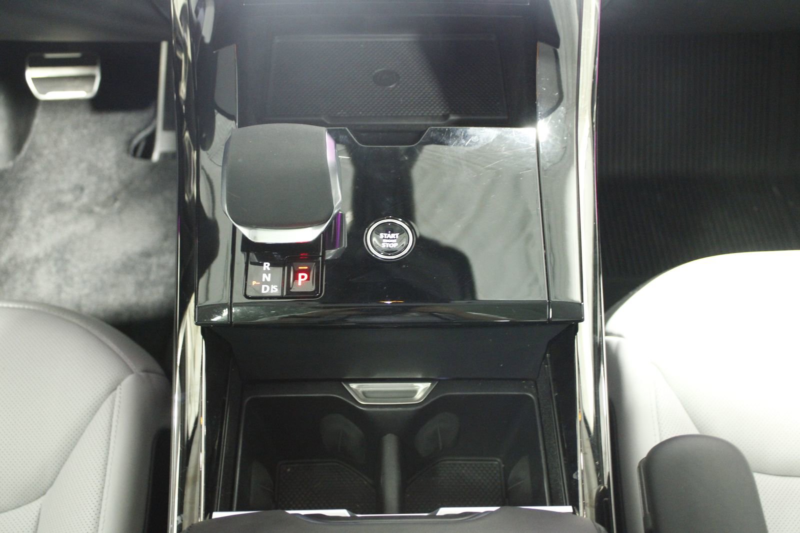 Used 2025 Land Rover Range Rover Sport Dynamic SE image 37