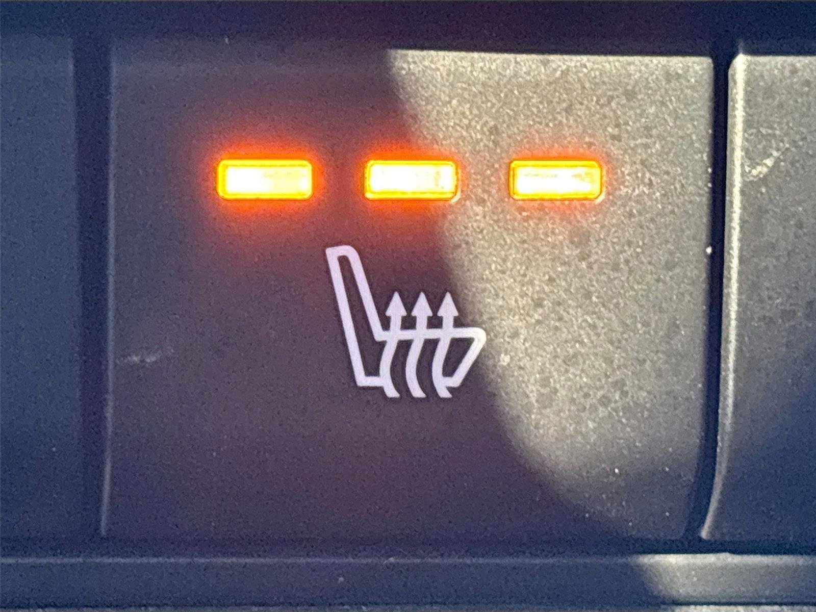 Used 2023 MAZDA MAZDA3 s image 23