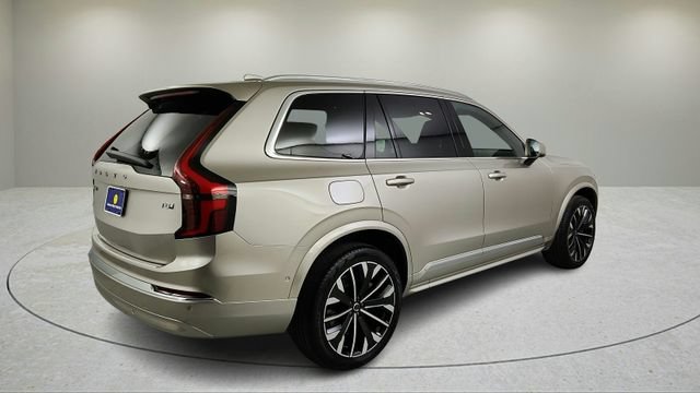New 2026 Volvo XC90 T8 Plus w/ Protection Package Premier AWD/4WD image 4