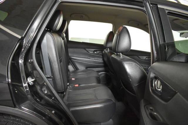 Used 2016 Nissan Rogue SL AWD/4WD image 34