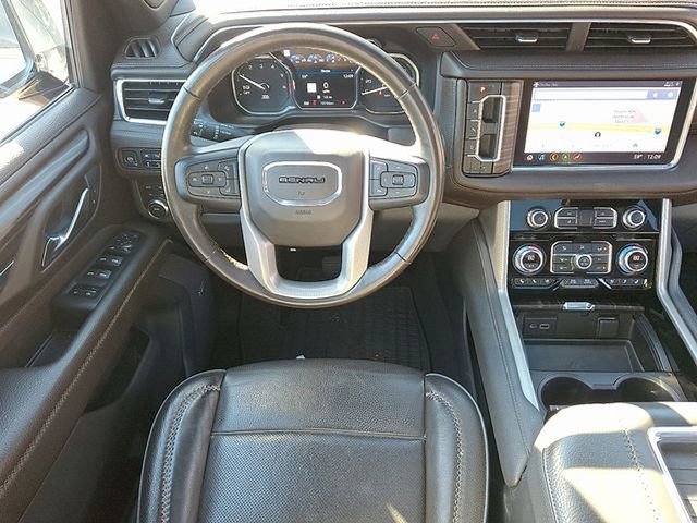 Used 2021 GMC Yukon Denali w/ Denali Premium Package image 11