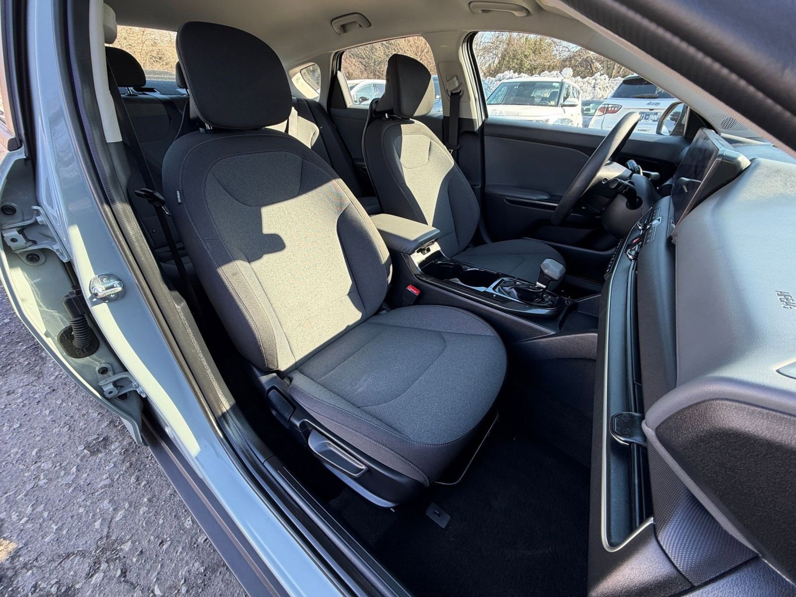 Used 2025 Kia K4 FWD image 35