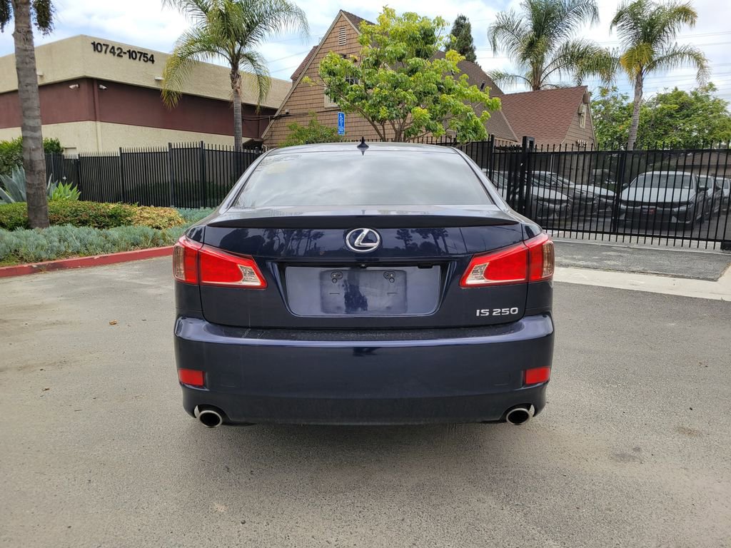 Used 2011 Lexus IS 250 w/ Premium Pkg Value Edition RWD image 3