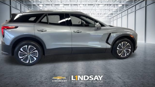 Used 2025 Chevrolet Blazer EV LT w/ Super Cruise Package AWD/4WD image 2