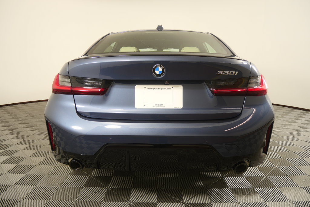 New 2026 BMW 330i Sedan w/ M Sport Package RWD image 5