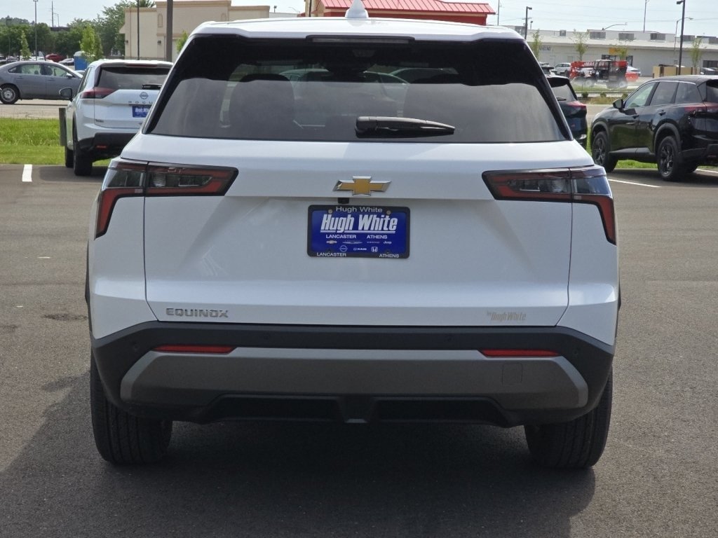 New 2026 Chevrolet Equinox LT w/ Convenience Package II FWD image 7