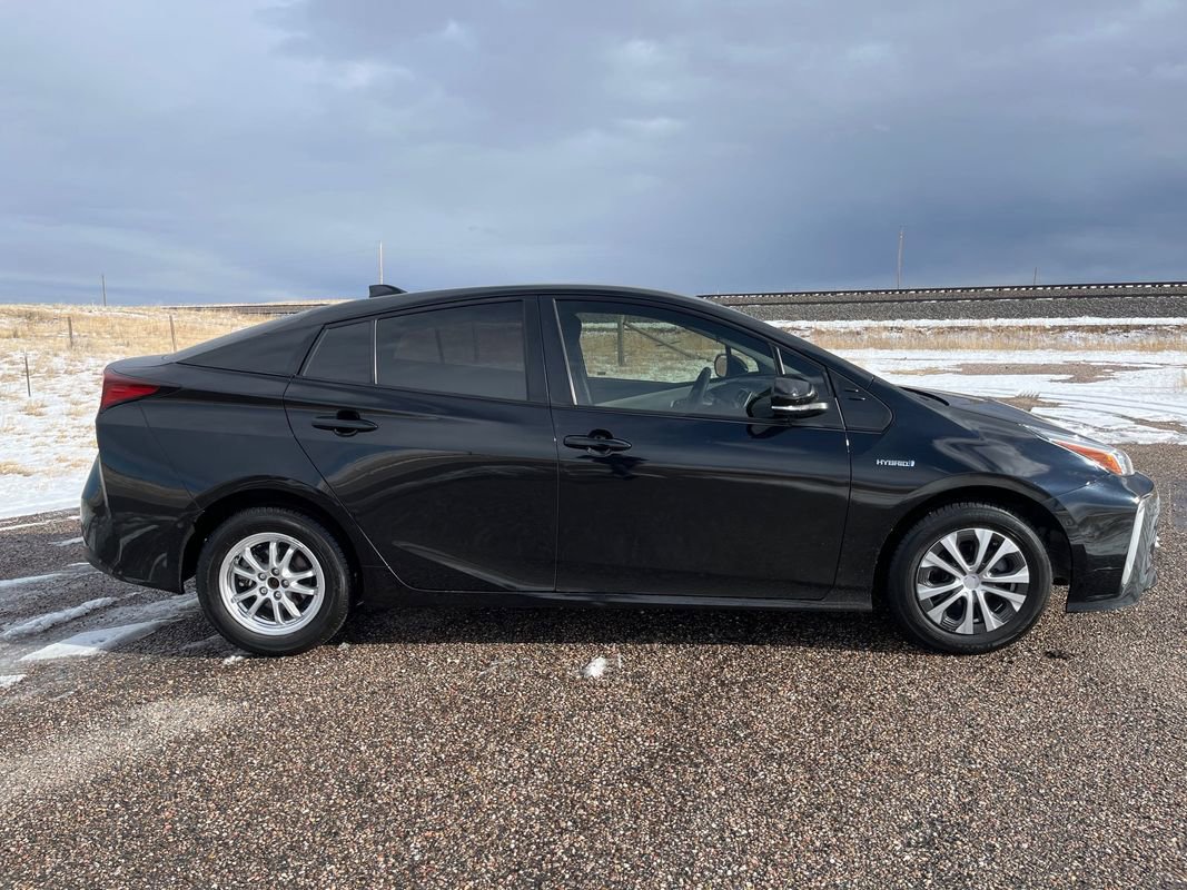 Used 2022 Toyota Prius LE image 6