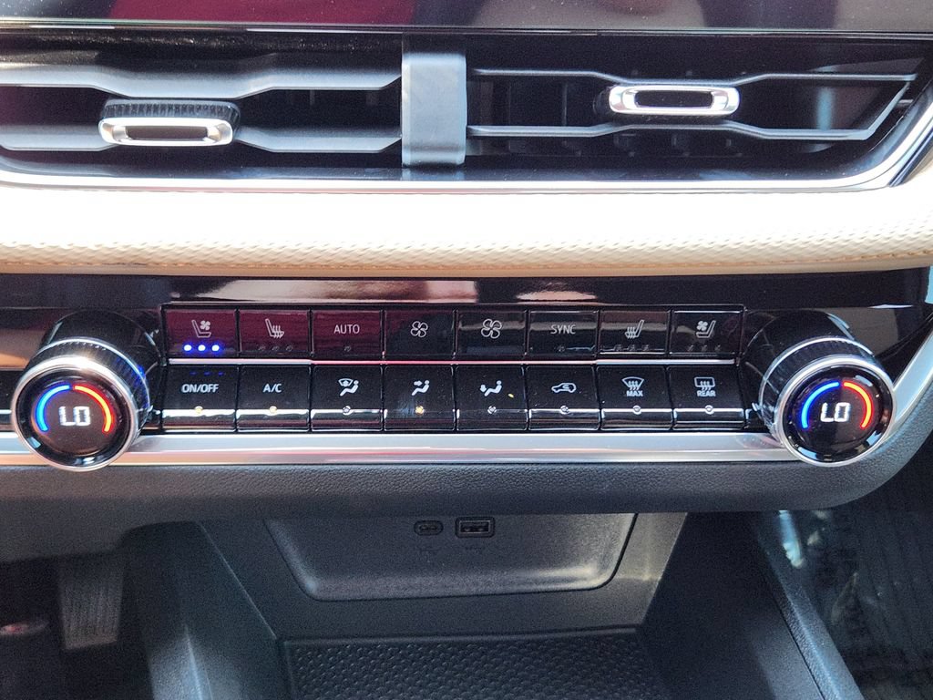 New 2026 Chevrolet Equinox ACTIV w/ Convenience Package III AWD/4WD image 20