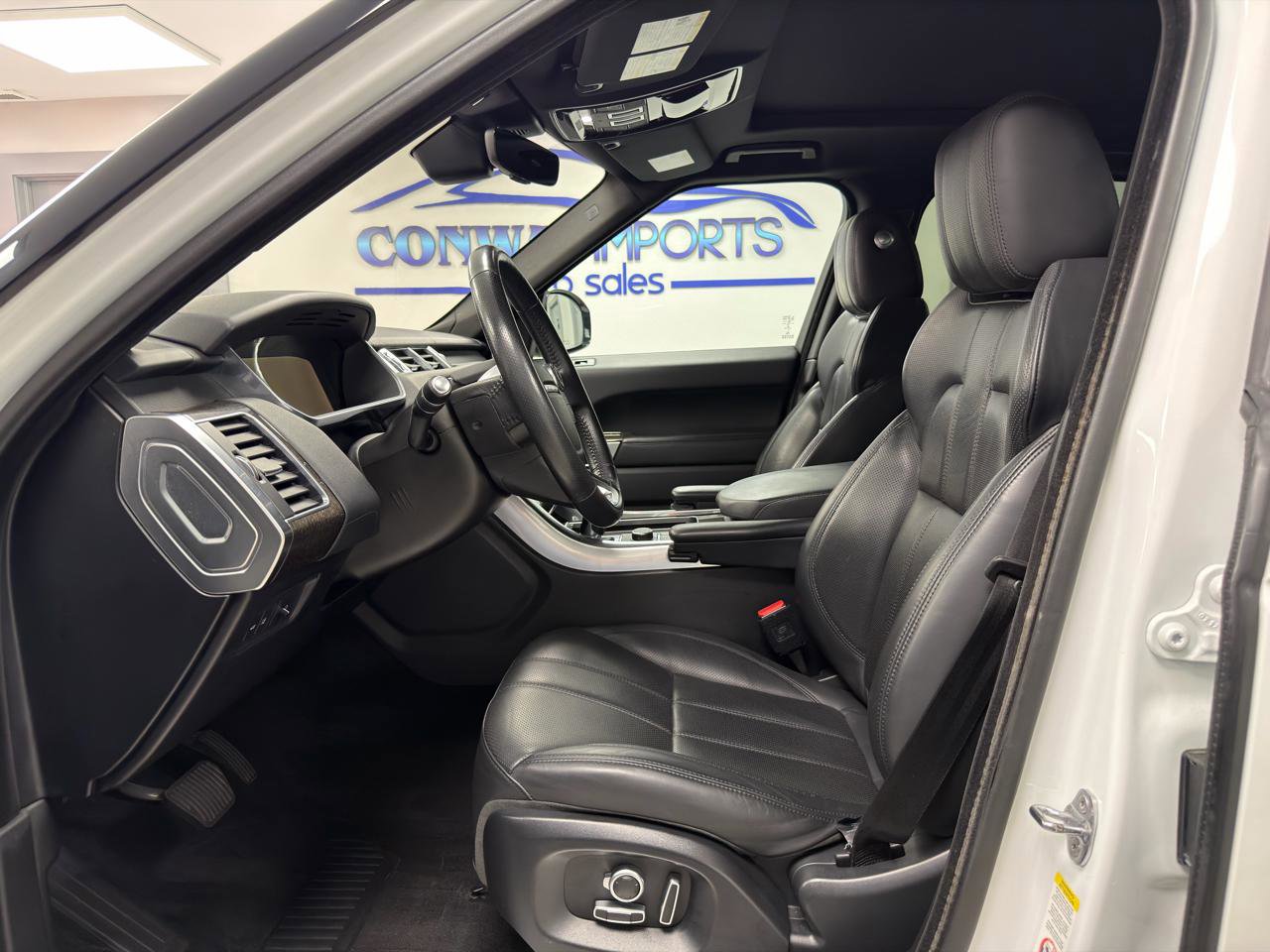 Used 2017 Land Rover Range Rover Sport HSE AWD/4WD image 9