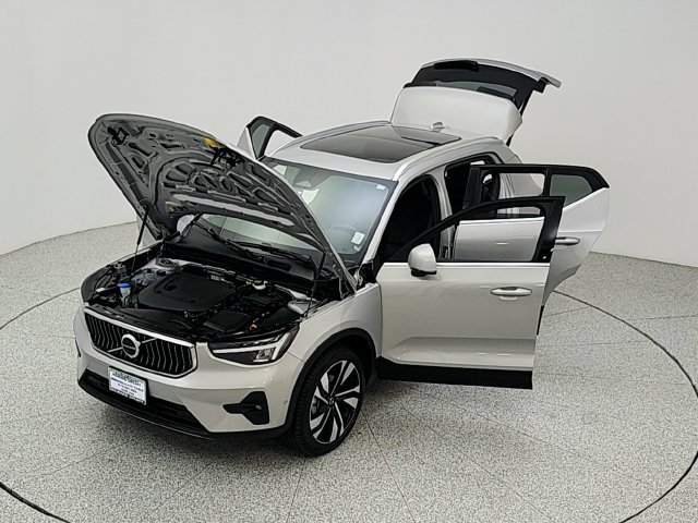 Certified 2023 Volvo XC40 B5 Plus w/ Protection Package Premier AWD/4WD image 38