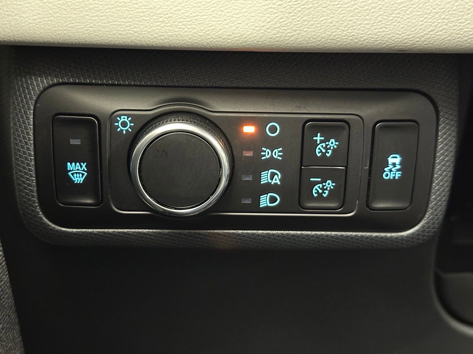 Used 2025 Ford Mustang Mach-E Premium image 37