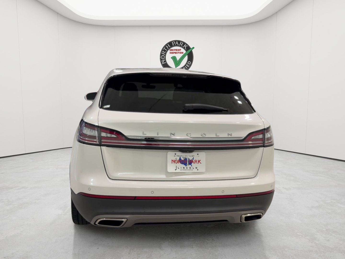 Used 2021 Lincoln Nautilus Reserve w/ Equipment Group 201A FWD image 3