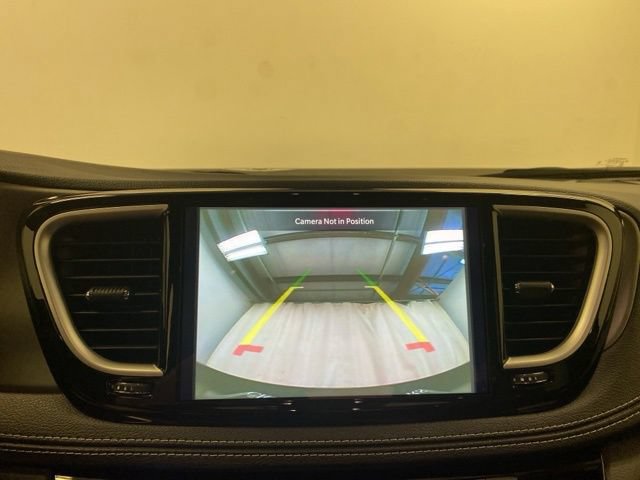 New 2027 Chrysler Pacifica Select FWD image 13