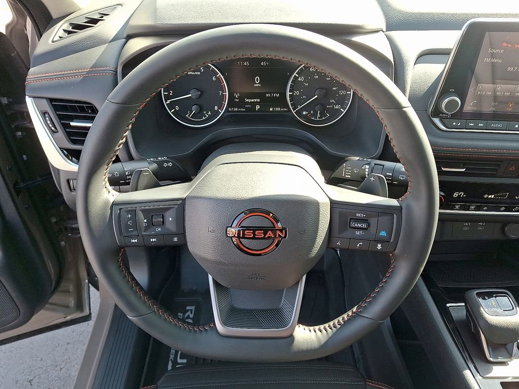 Used 2025 Nissan Rogue SV image 18