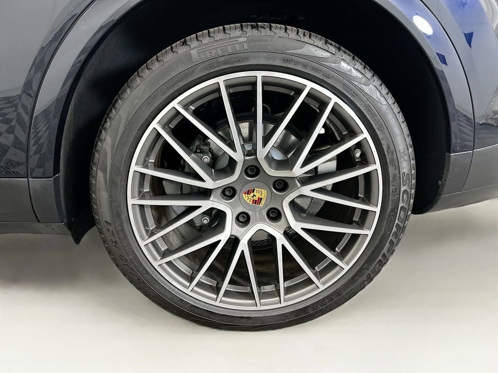 Used 2022 Porsche Cayenne S image 30