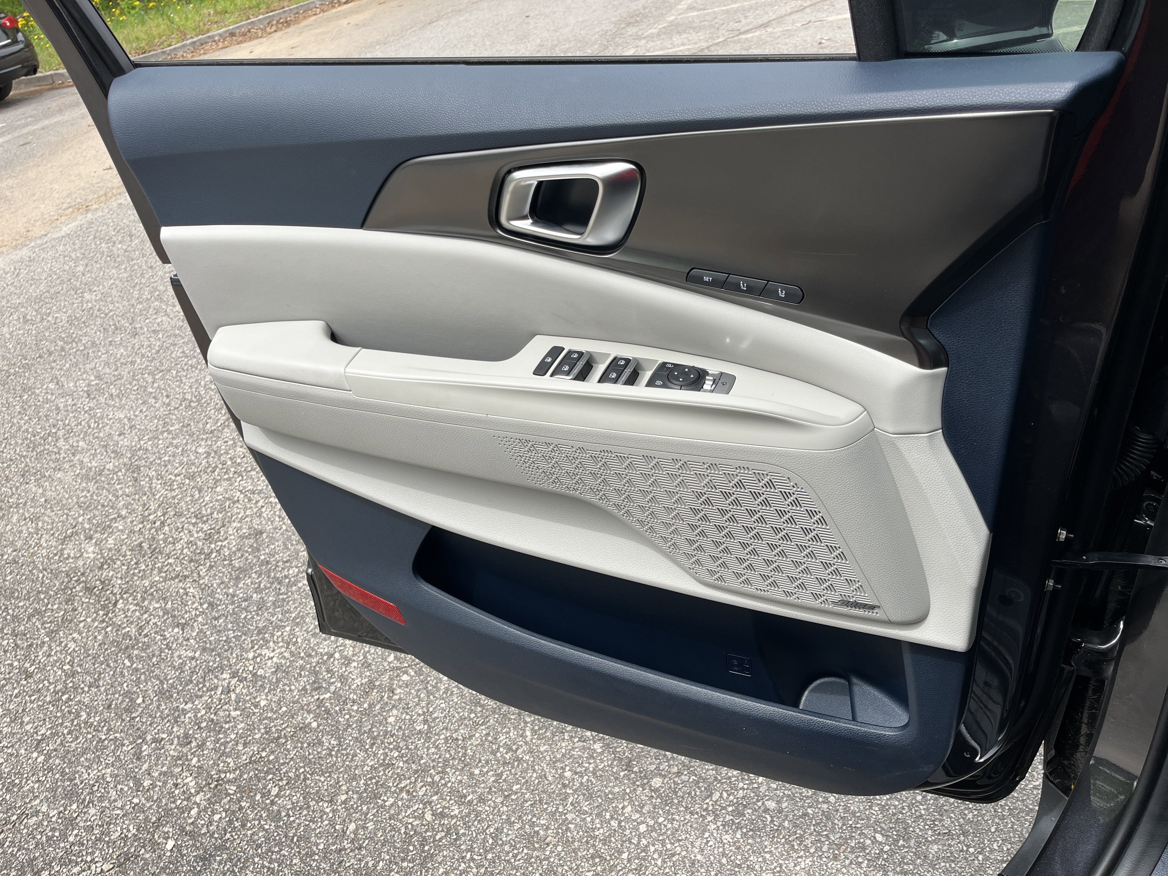 Used 2025 Kia Carnival SX Prestige FWD image 16