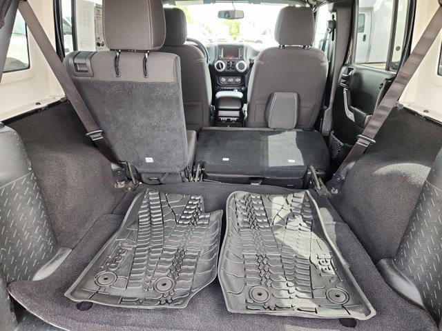 Used 2018 Jeep Wrangler Unlimited Sahara AWD/4WD image 44