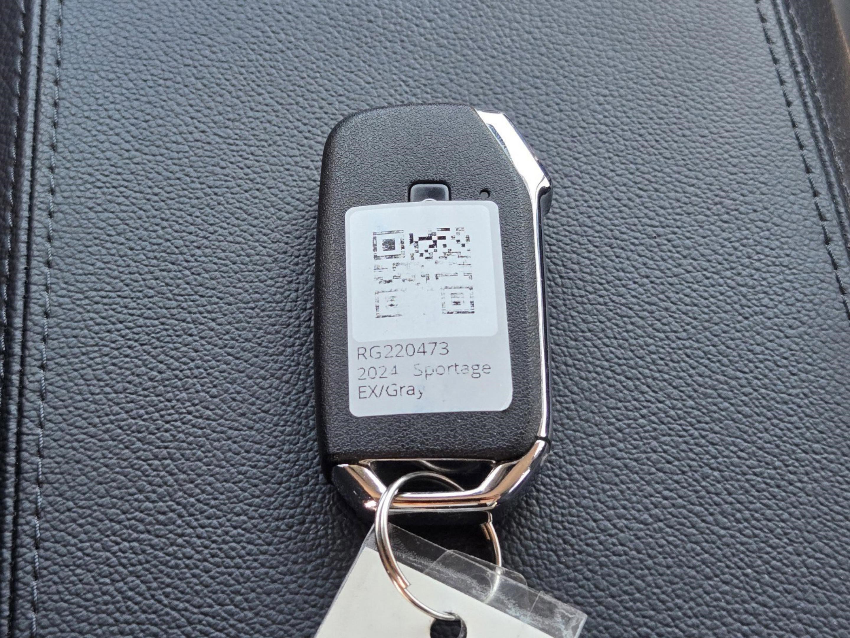 Used 2024 Kia Sportage EX image 40