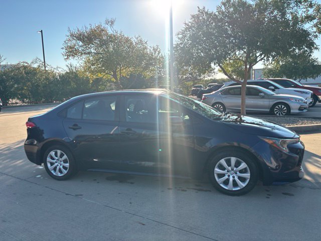 Used 2021 Toyota Corolla LE FWD image 4
