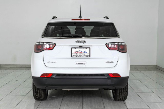 Used 2024 Jeep Compass Latitude AWD/4WD image 7