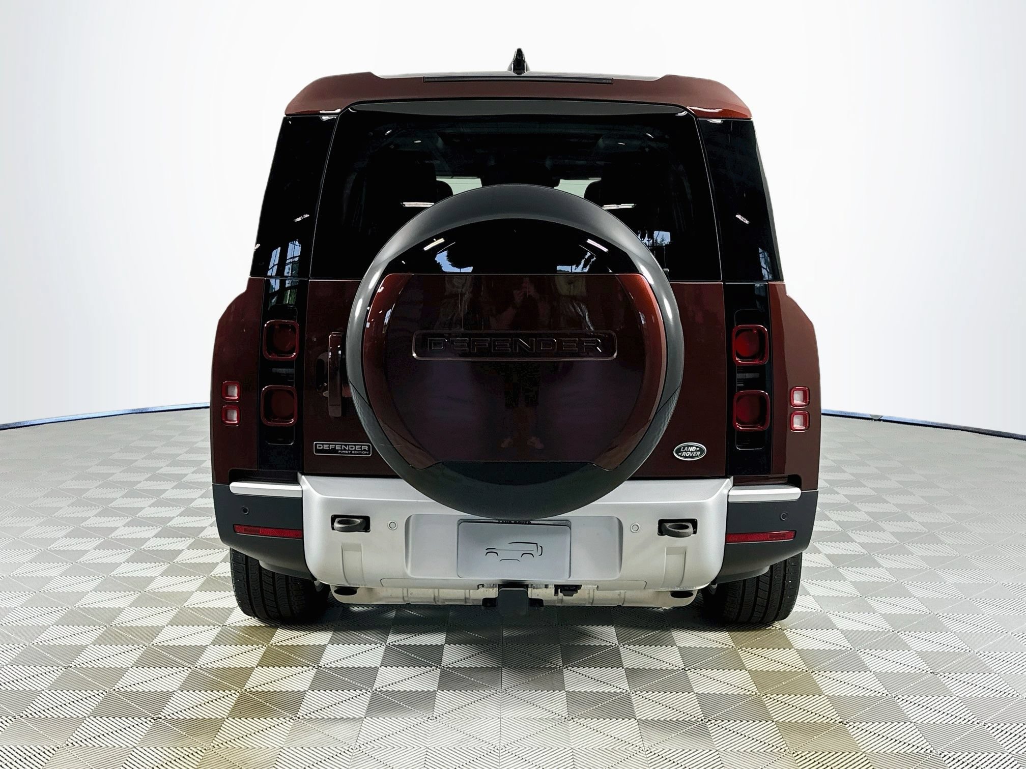 Certified 2023 Land Rover Defender 130 First Edition AWD/4WD image 6
