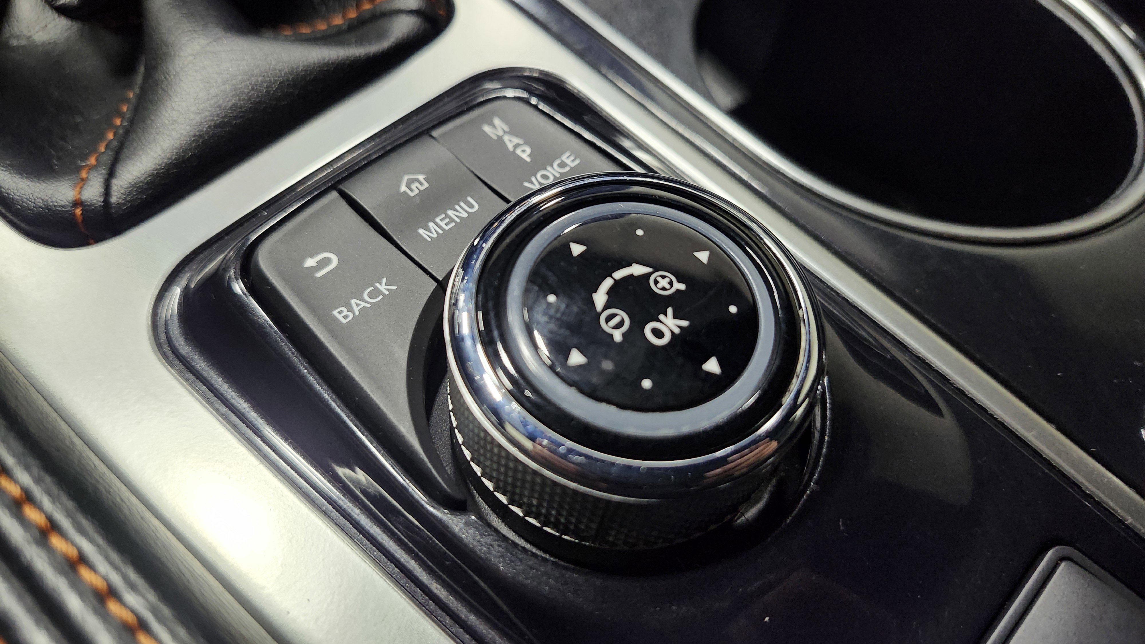 Used 2019 Nissan Maxima SR w/ Premium Package image 10