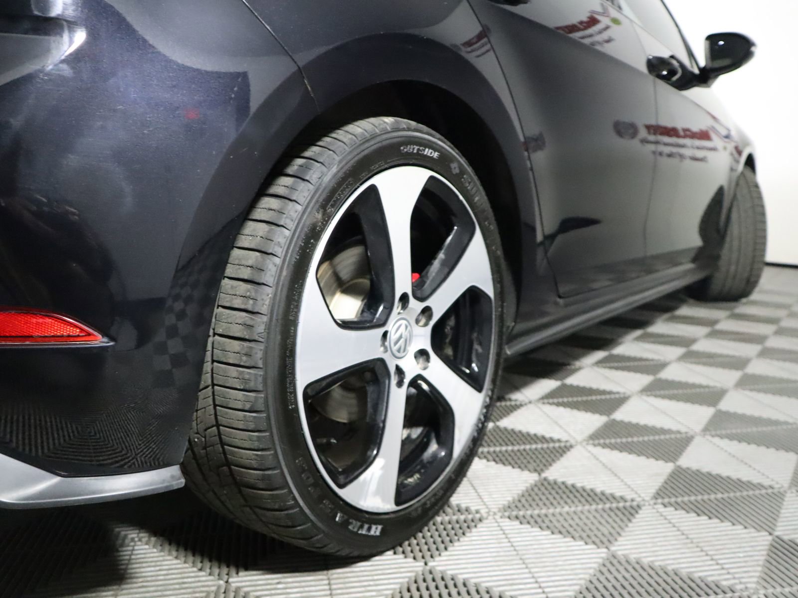 Used 2018 Volkswagen GTI S image 11