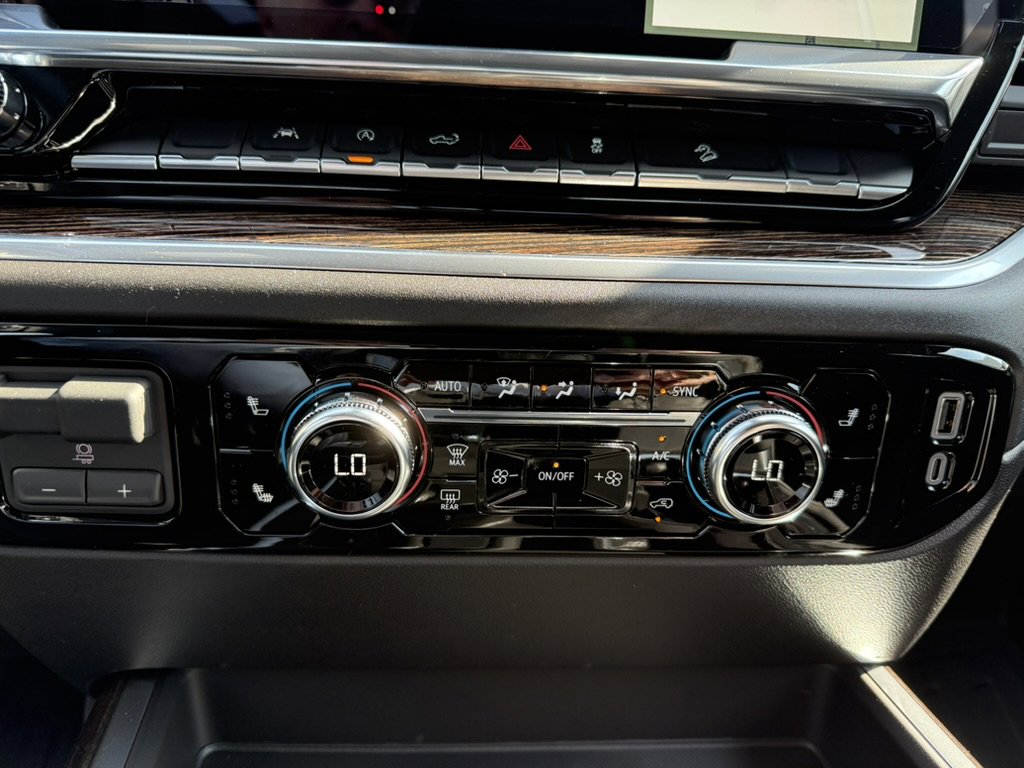 New 2026 GMC Sierra 1500 Elevation image 17