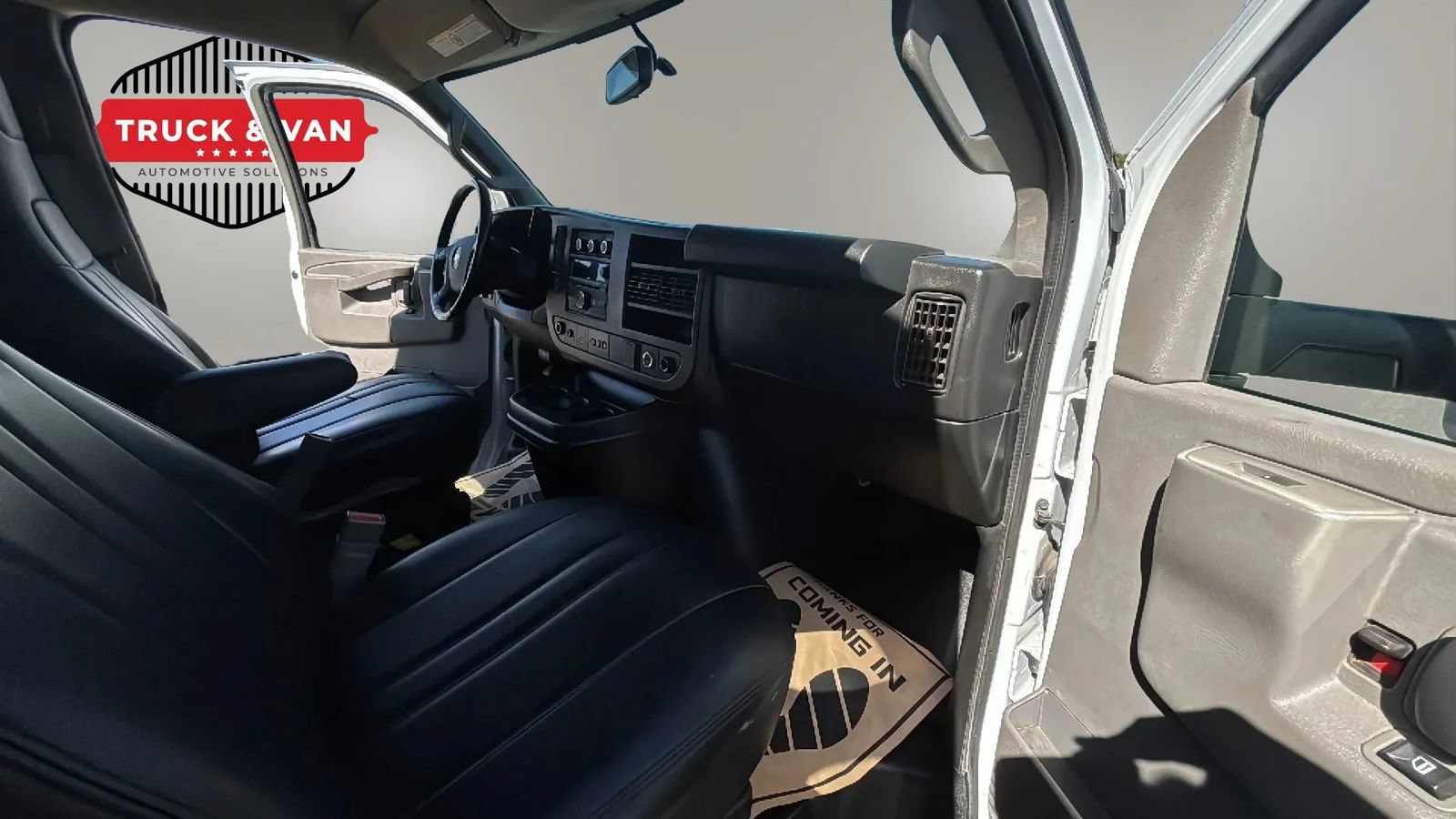 Used 2020 Chevrolet Express 3500 w/ Power Convenience Package RWD image 21